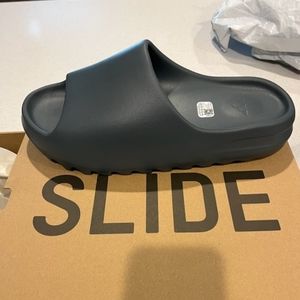 Adidas Yeezy slide